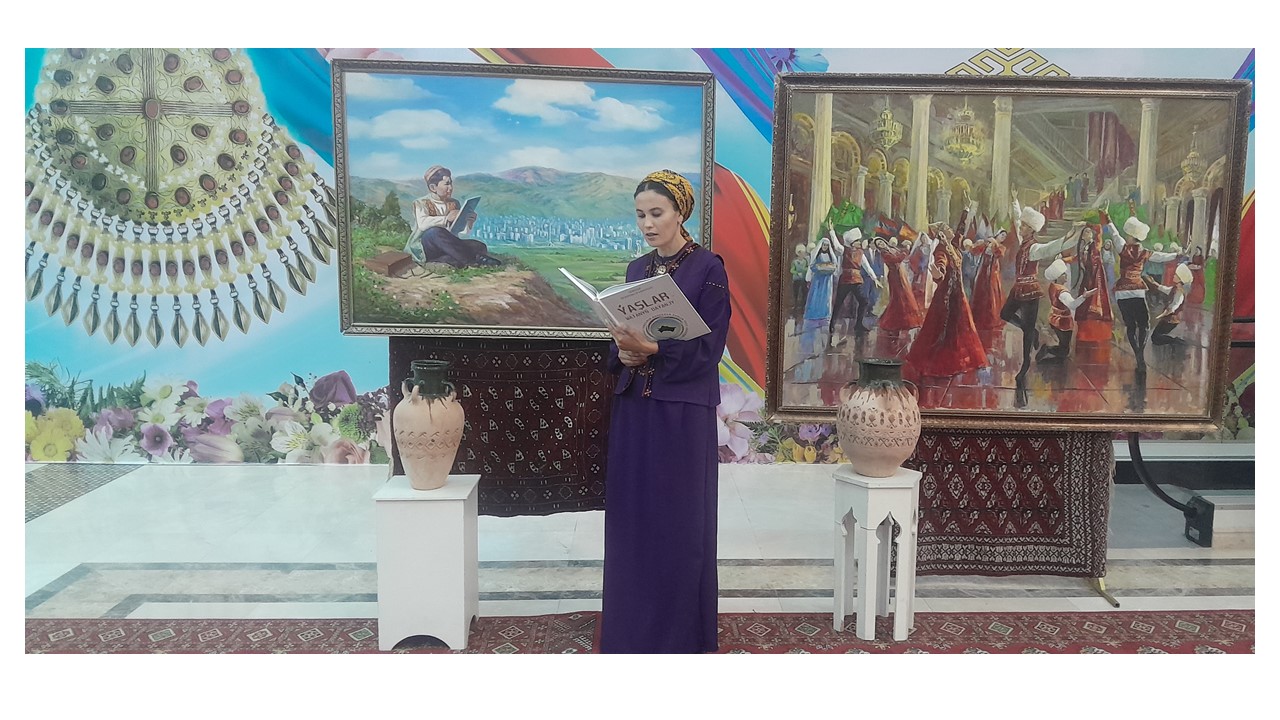 “Gahryman Arkadagymyzyň, Arkadagly Gahryman Serdarymyzyň eserleri-ýaşlara görelde”