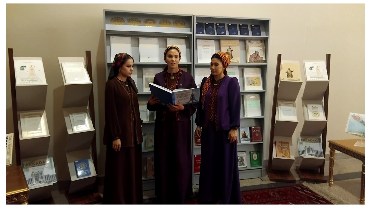 “Kitap bilimiň çeşmesi”